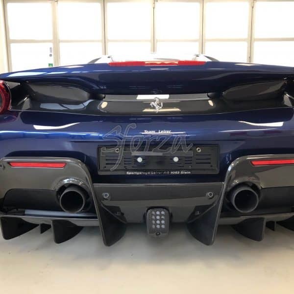 Bandeau inter-feux arrière Carbone SFORZA pour FERRARI 488 Pista