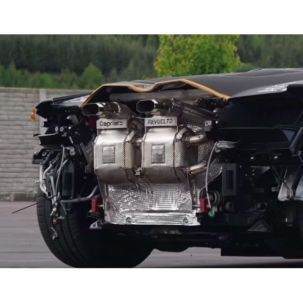 Silencieux d'échappement inox CAPRISTO pour LAMBORGHINI REVUELTO Silencieux d'échappement inox CAPRISTO pour LAMBORGHINI REVUELTO